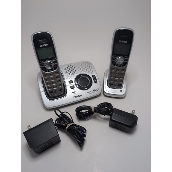 Uniden 1580-2 DECT 6.0 Cordless Phone Answering Machine Base w/ Two Handsets - Picture 1 of 16